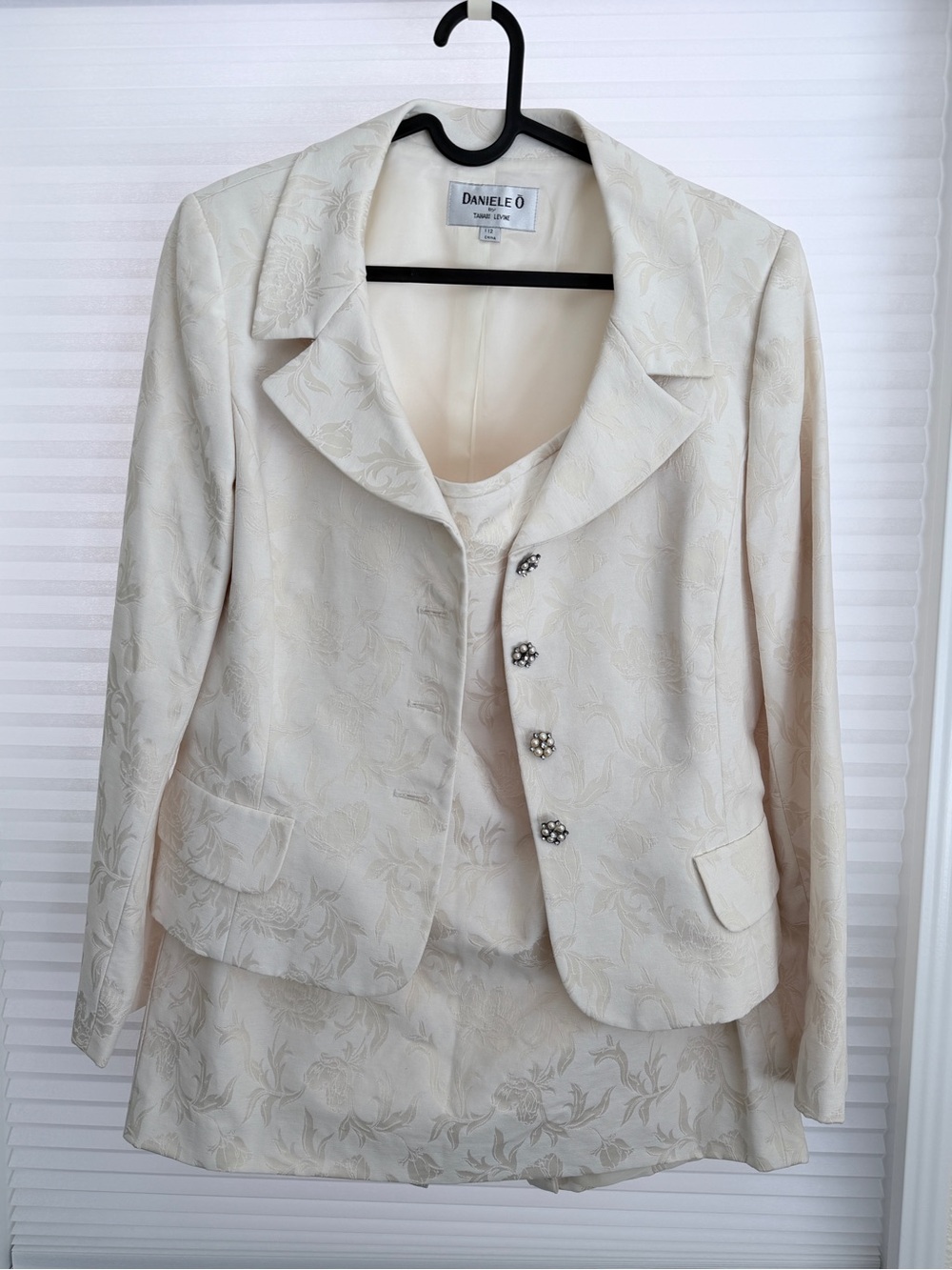 Vintage Ivory Floral Jacquard Women’s Jacket and Skirt Set